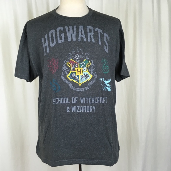 Warner Bros. Other - Harry Potter Hogwarts T Shirt Mens XL